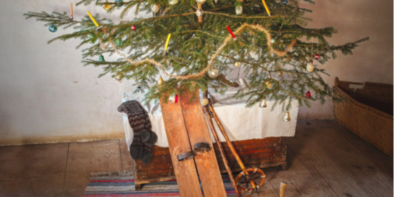 Embrace Mindfulness with a Pre-Lit Christmas Tree